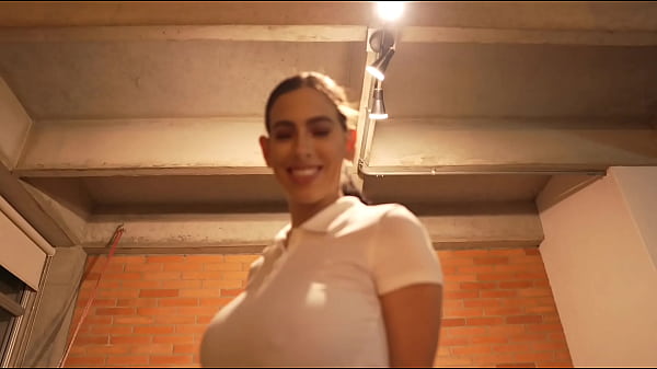 Entrenadora personal va a su entrevista y termina pidiendo leche