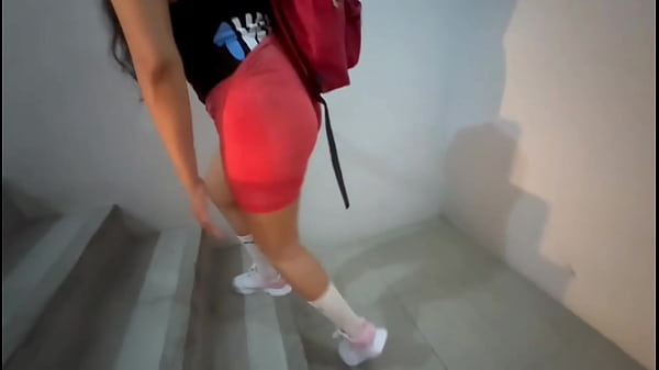 &iexcl;REAL! La conoc&iacute; en el GYM y me la llevo a mi departamento y la foll&oacute;, la hago chupar mi polla y la penetr&oacute; en cuatro.  