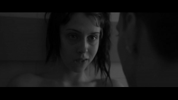 Young Luna Gets Her Pussy Eaten