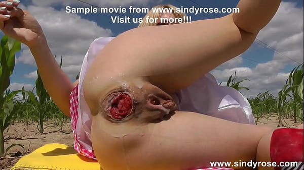 Sindy Rose fisting outdoor