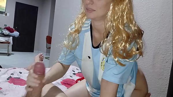 Masajista Argentina saca leche