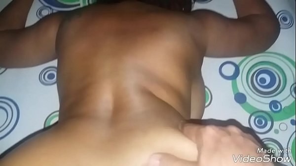 Metendo no cuzinho da coroa 