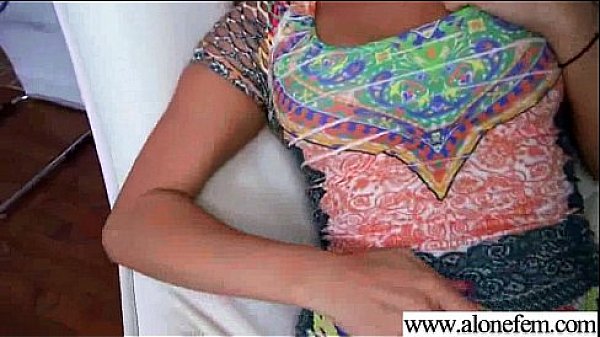 Hot Sexy Girl Insert Sex Toys In Her Holes vid-29 