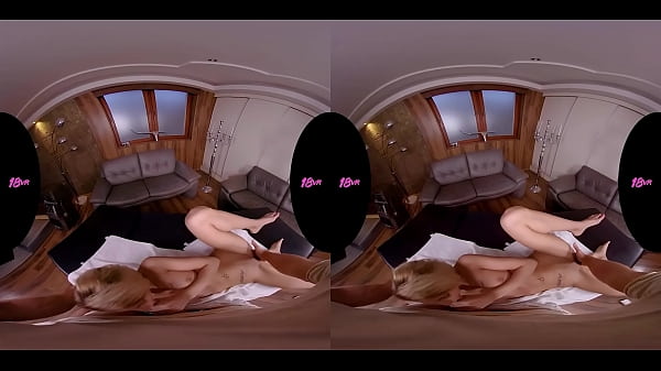 Blonde Teen Love Rub during Therapy Virtual Reality