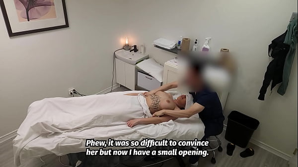 Kendal, MILF with tattoos was convinced to fuck her massage therapist!