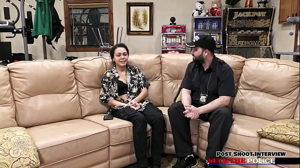 Corrupt Police Officer Mara Luv Blows Officer Tampa So He Won't Expose Her Crimes To The Chief!  