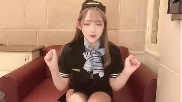 ASMR在机舱服务员角色扮演中执行色情服务