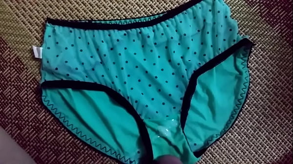 sịp xanh chấm bi em h&agrave;ng x&oacute;m  | Cum on panties compilation the best!