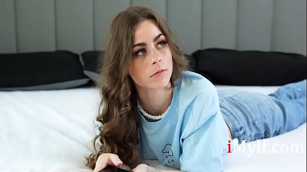 Smart Stepmom Fembot Gives Us Different Kinda Love