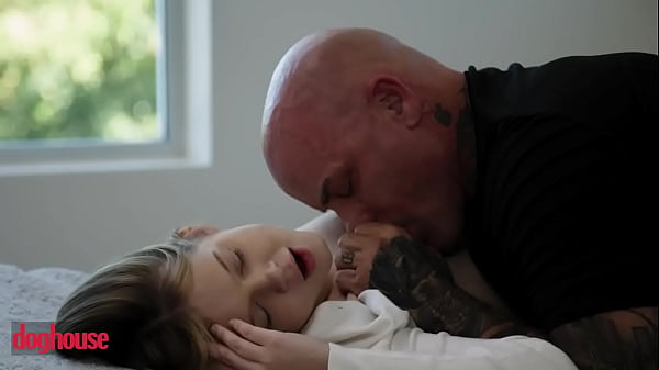 ADULTMOBILE - DOG HOUSE - Coco Lovelock, Derrick Pierce - Creampie Cuties 11 - Scene 4 - Deep Cream  