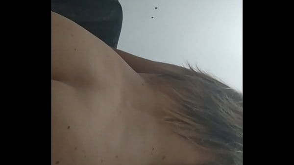 Loira safada rebolando gostoso 