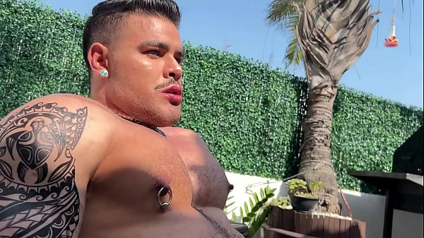 TOMANDO BANHO DE BANHEIRA COM O RICO MARLON E TERMINEI SENDO ENRRABADO POR ELE.