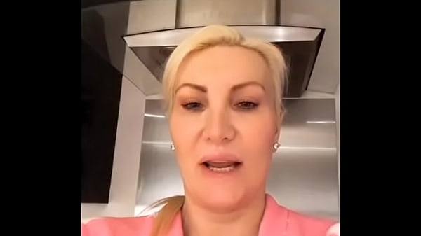 Free cams join ladies in their bedroom -  SophieJamesLive.com