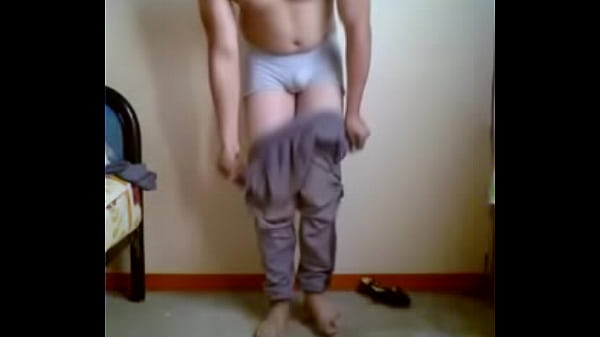 Brandon mi novio tiene buen cuerpo y culo 