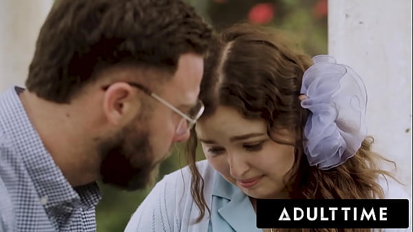 Pregnant Casey Calvert Walks In On Cheating BF!