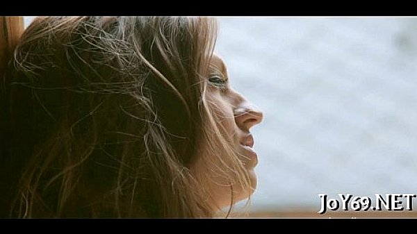 Gal gets happy by a solo play  