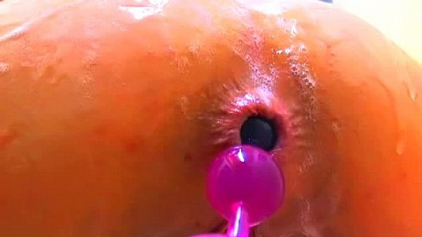 sexy brunette babe playing with her holes(5).flv