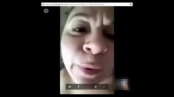 perra madura se masturba en facebook