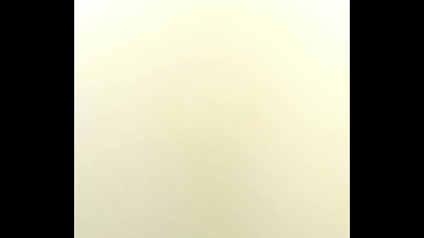 Visita al vecino mientras la novia no esta 