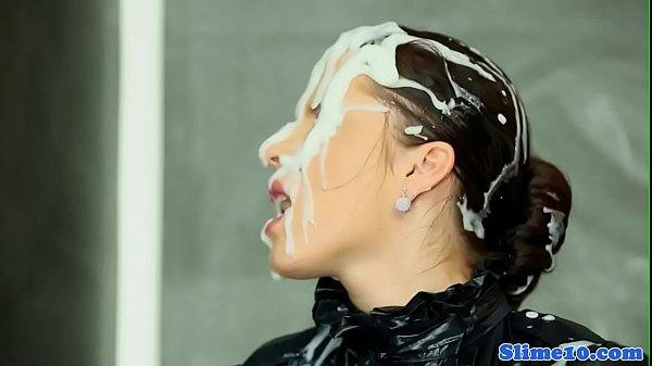 Glam babe dildos herself and gets cumsprayed