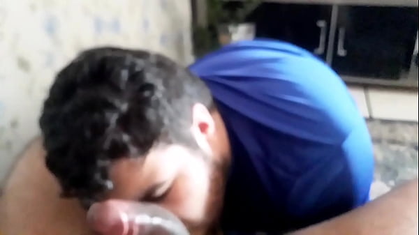 Amigo Hetero Ficou de Pau Duro e Acabou Comendo Um Cu - Parte 1 (COMPLETO NO SHEER E RED)  