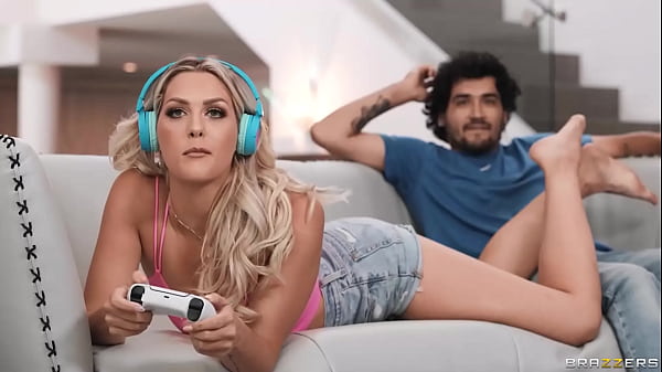 Gamer Girl / Brazzers  / www.zzfull.com/gami