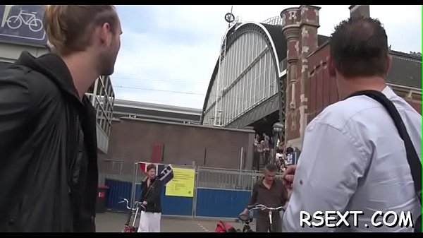 Sexy ass playgirl sucks pecker