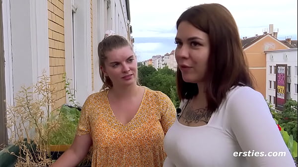 Marina & Natascha in the Shower