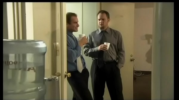 Muscular guy licks shaved cunt of a brazen whore and fucks her on his desktop