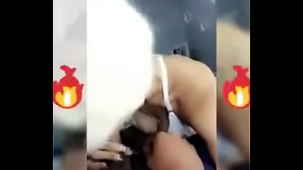 Le dije va llegar mi t&iacute;a pero no le importo y me la segu&iacute;a chupando