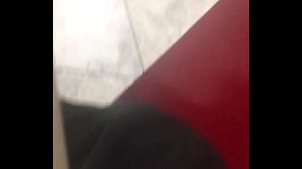 laundry attendant gets me to jack off