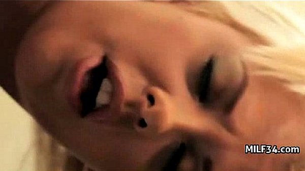 Hot Cougar Bangs Cub