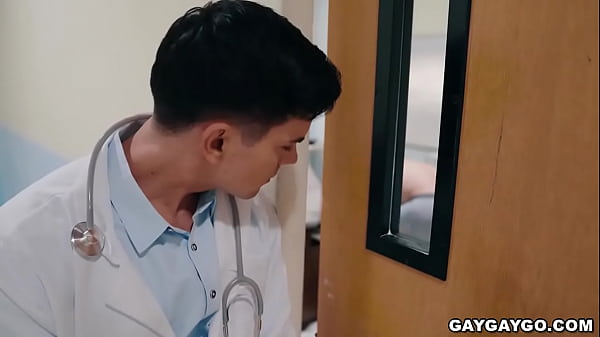 Michael gets pleasured by his doctor Dakota  