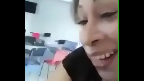 Madura Mexicana sacando la leche