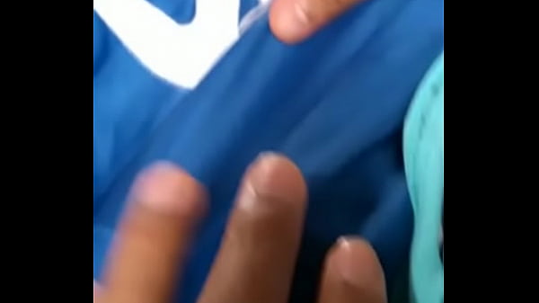 m&atilde;o amiga no bus&atilde;o