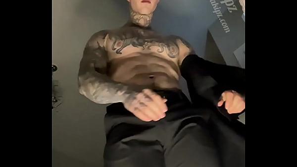 Jakipz Getting Undressed And Playing With His Huge Dick