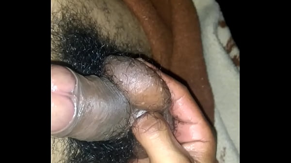 Quiere que se la chupe toda hasta que se venga en mi boca