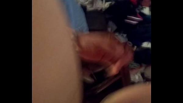 Mi mujer con el culito parado  