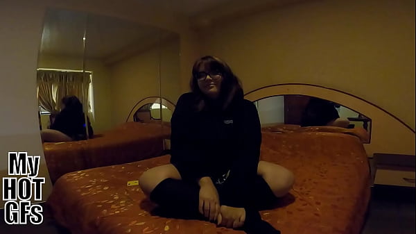 Me follo a una hermosa chubby llamada Mimi.