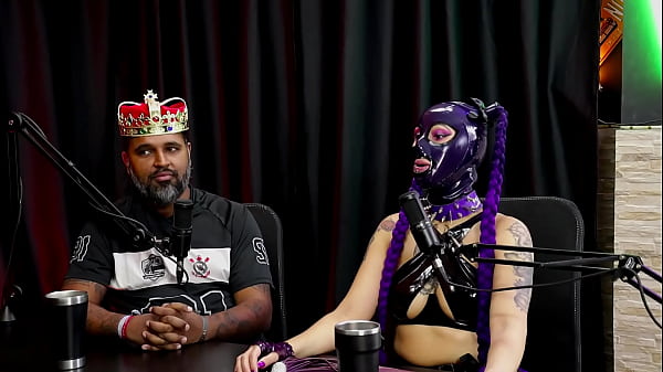 As regras diferencia o BDSM para o Fetiche, uma pessoa n&atilde;o quis entrar em sua casa, as coisas absurdas que solicitam, e a chibatada que levou... - Madame Agatha e Jeff Neg&atilde;o (Rei das Entrevistas)