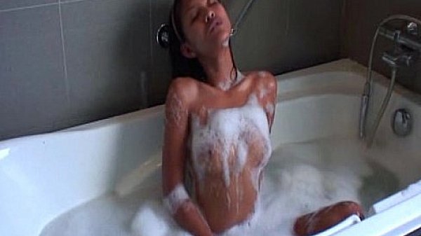 Petite-Teen-Bath-Time