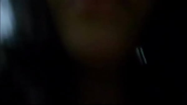 Se toca en el ba&ntilde;o  sola