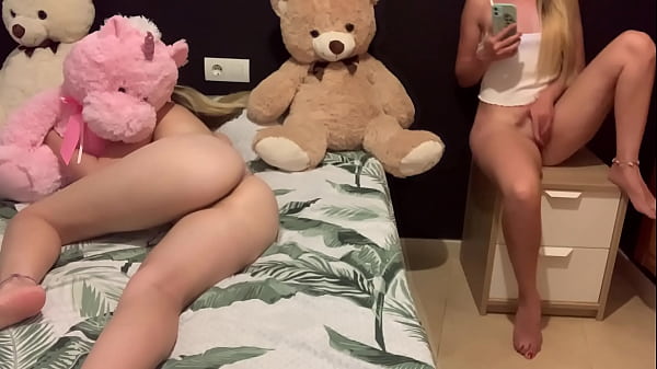 Que rico cuando mi amiga no se entera de lo que estoy haciendo