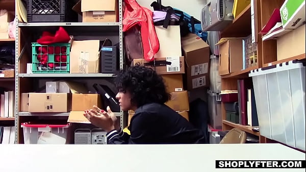 latina thief banged by the mall cop