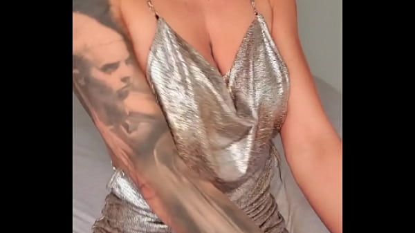 Samedi soir Shake shake shake your boobies Demande moi un Contenu Priv&eacute; ... 