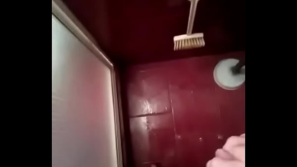 TWINK LECHERO SE MASTURBA 