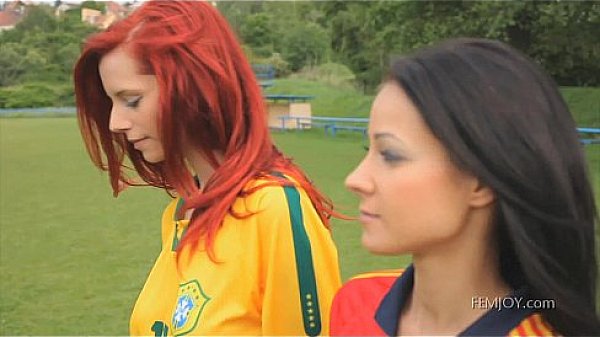 Nude games between beautiful babes