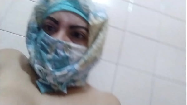 squirting on my feet for you in iran while husband praying in mosque in bi