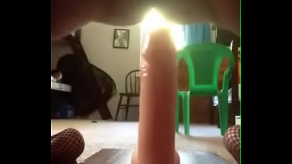 Montando Dildo Casera