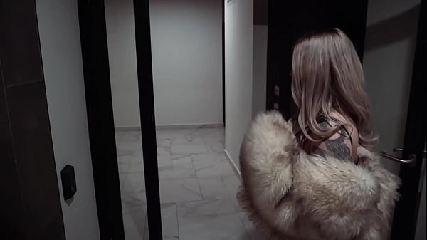 Fucked a stranger hard after a date at the theater and cummed on her face